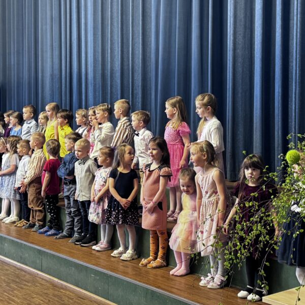 Kevadkontsert “Laulame tuju mõnusaks!”