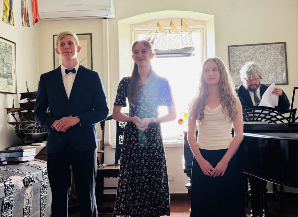 Tuled kodusadamas Kontsert Käsmu Meremuseumis 10.07.2025 Foto Anneli Meibaum (11)