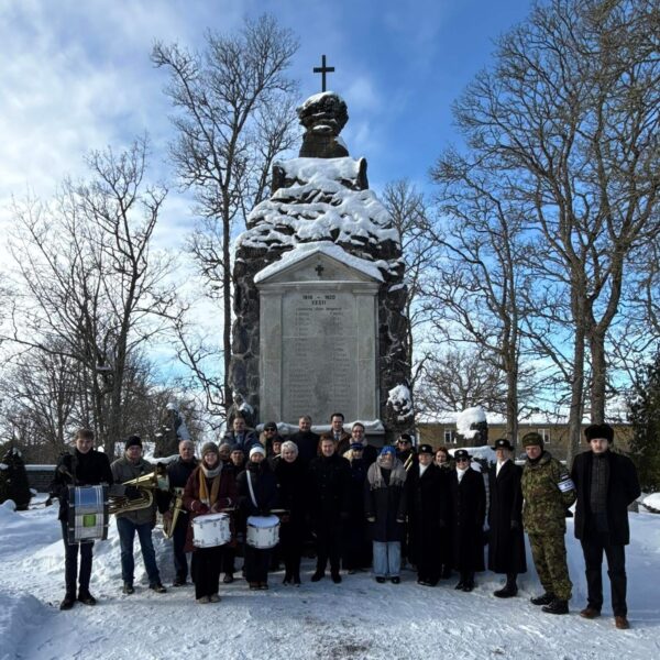 EV 108. aastapäeva mälestustseremoonia Kadrina Vabadussamba juures